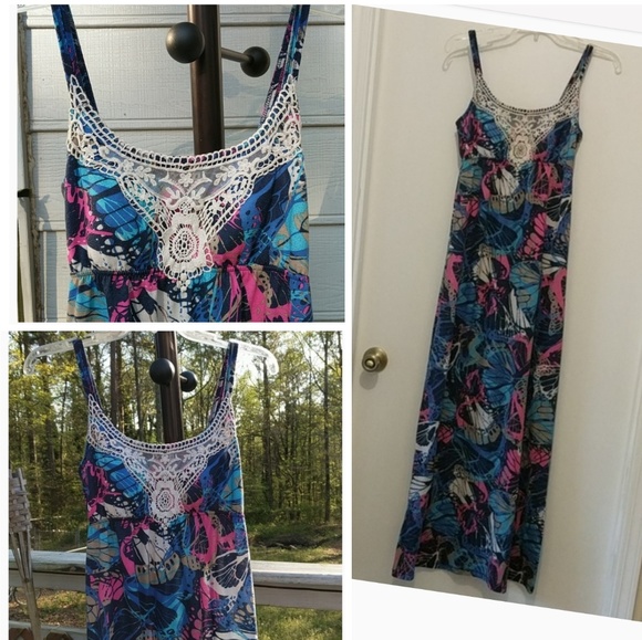 Dresses & Skirts - Maxi Dress ☀️3/$15!🌴 Butterfly Print Cream B